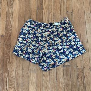 Flowy flower shorts!